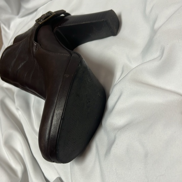 Brown leather simply Vera Wang Boots - Picture 3 of 5